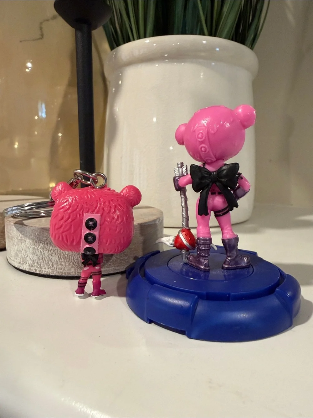 Fortnite Cuddle Team Leader figure & Funko Pocket Pop! Keychain    figures toys